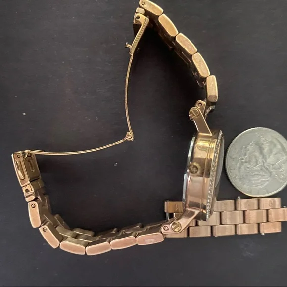 Michael Kors Elegant Rose Gold Women's Watch - Picture 4 of 5